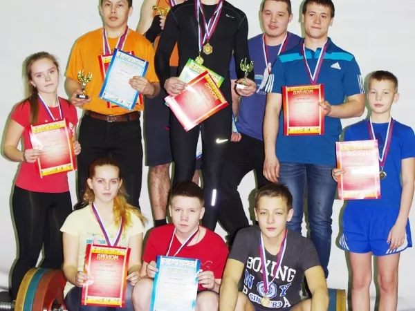 Первенство НАО  среди юношей и девушек до 18 лет и Чемпионат среди мужчин по тяжелой атлетике. 2015_3